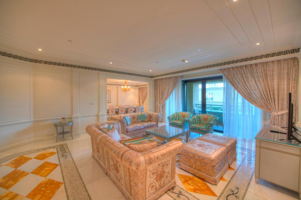 Palazzo Versace Dubai Exterior photo A living room in a suite at the Atlantis Paradise Island Resort