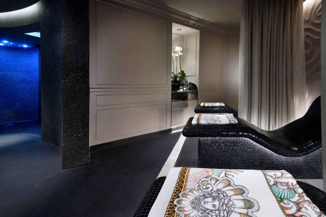 Palazzo Versace Dubai Exterior photo The Spa at The Dorchester